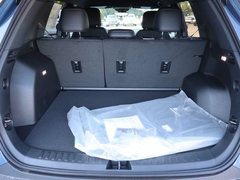 New 2027 Chevrolet Equinox LT w/ Convenience Package II FWD image 25