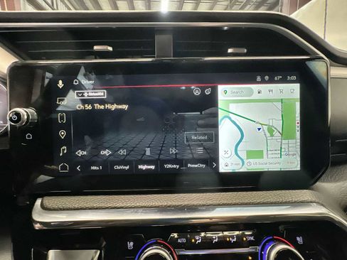 Used 2025 GMC Sierra 3500 Denali w/ Denali Reserve Package image 12