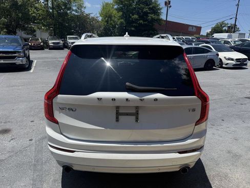 Used 2018 Volvo XC90 T5 Momentum w/ Convenience Package FWD image 6