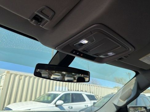 Used 2020 Chevrolet Silverado 1500 LT image 18