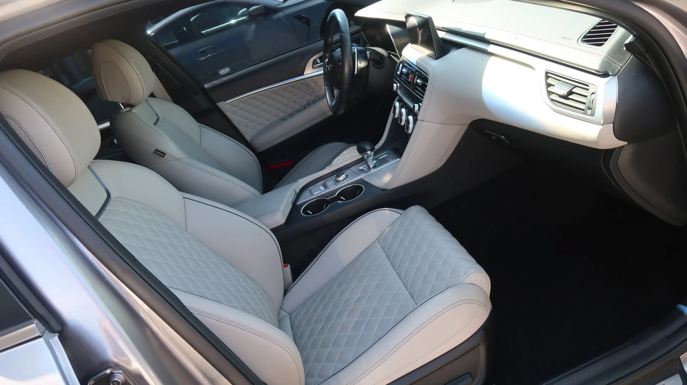 Used 2022 Genesis G70 3.3T RWD image 26