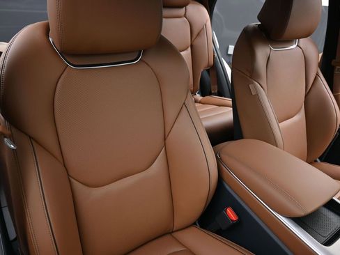 New 2026 Genesis GV70 2.5T Advanced image 14