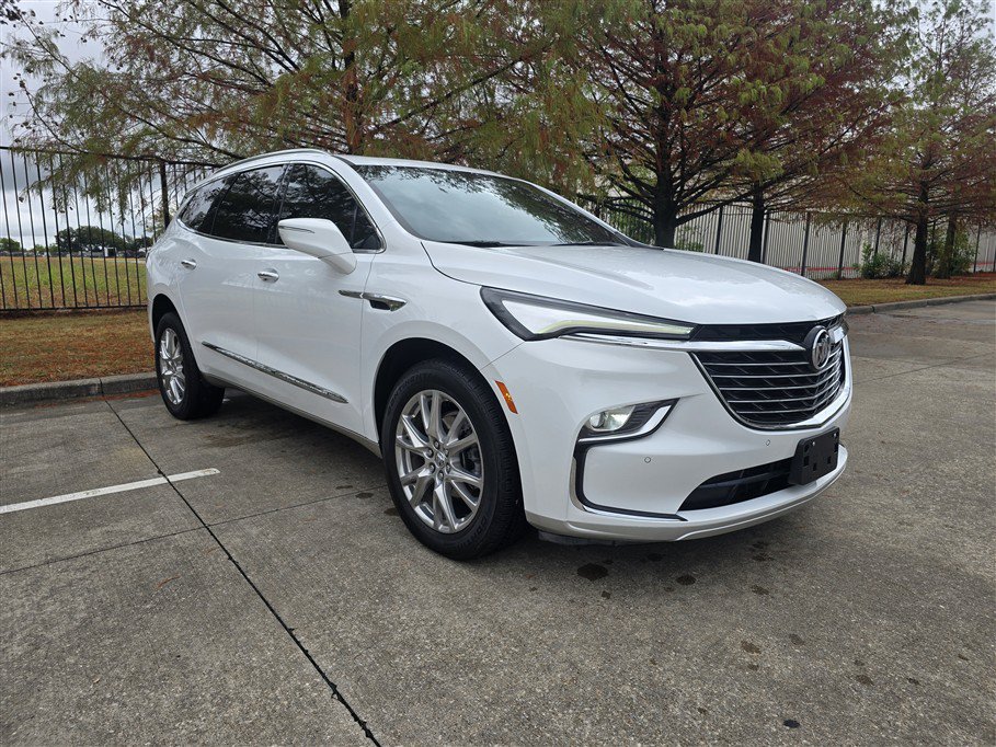 Used 2023 Buick Enclave Essence w/ Experience Buick Package FWD image 8