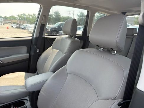Used 2016 Subaru Forester 2.5i Limited AWD/4WD image 15