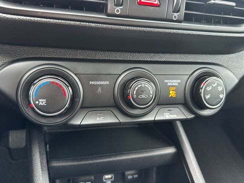 Certified 2023 Kia Forte LXS w/ LXS Technology Package FWD image 27