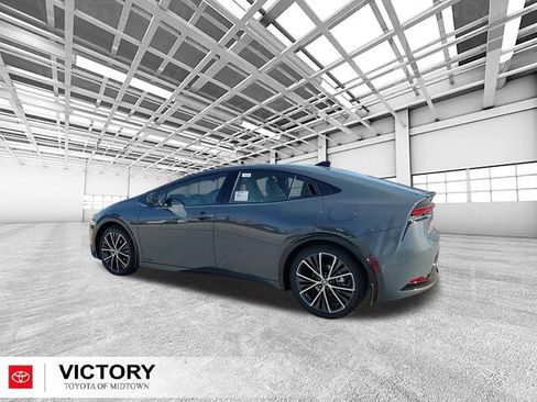 Used 2026 Toyota Prius XLE image 5