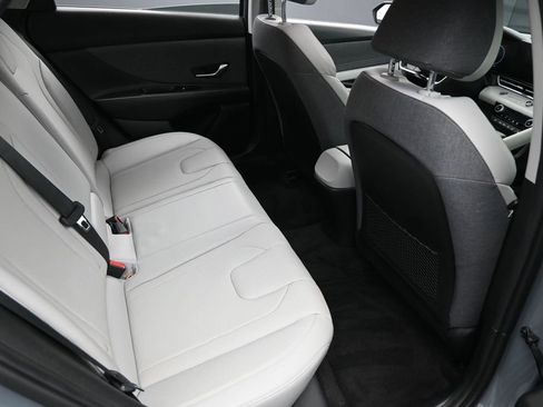 Used 2023 Hyundai Elantra Limited FWD image 31