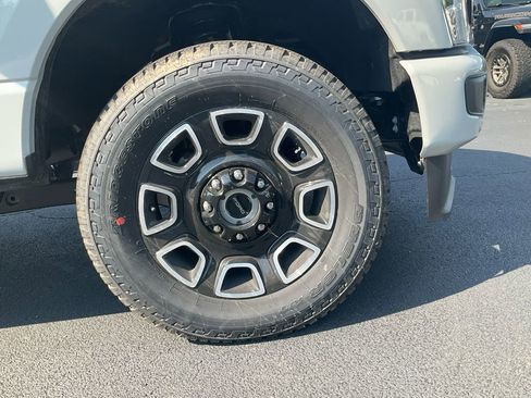 New 2026 Ford F250 Platinum AWD/4WD image 10