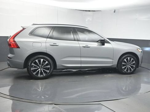 Used 2024 Volvo XC60 B5 Core AWD/4WD image 8