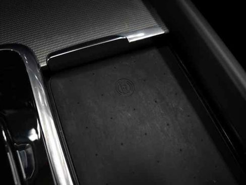 Used 2022 Volvo XC60 B5 R-Design w/ Advanced Package image 33