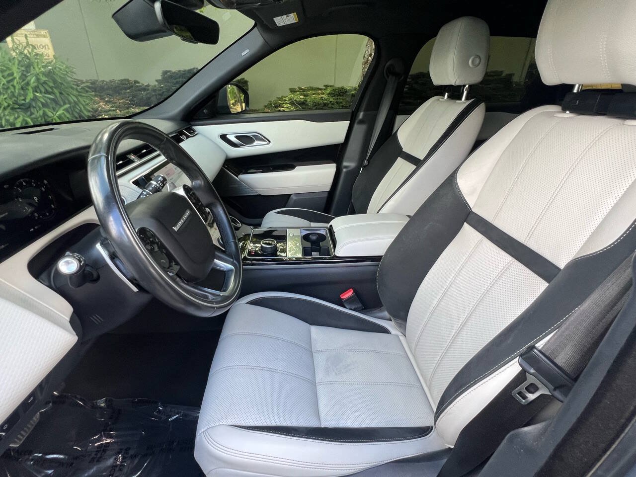 Used 2019 Land Rover Range Rover Velar R-Dynamic SE AWD/4WD image 11