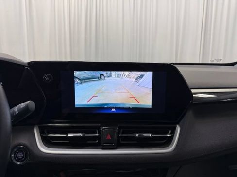 Used 2024 Chevrolet TrailBlazer LT w/ Convenience Package FWD image 19