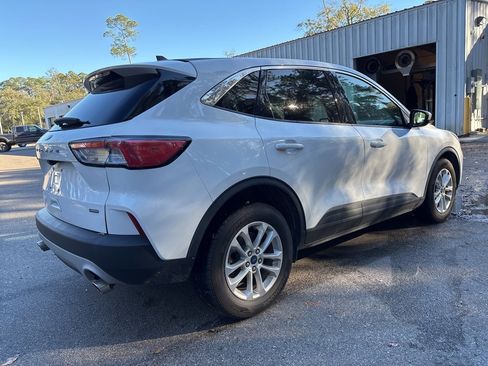 Used 2021 Ford Escape SE image 21