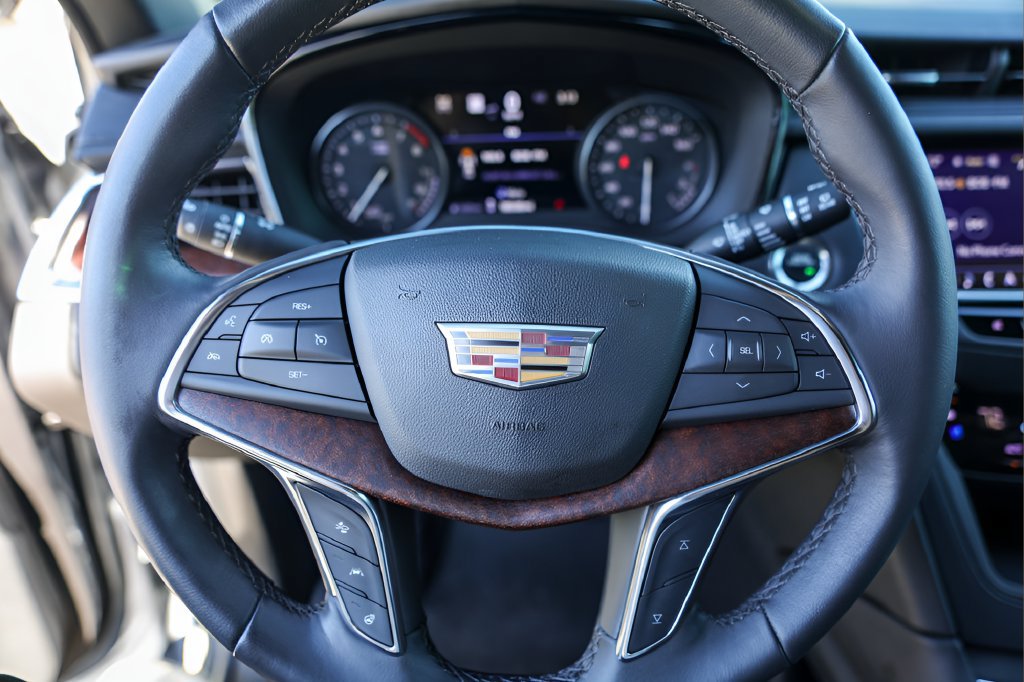 Used 2022 Cadillac XT5 Premium Luxury w/ Technology Package AWD/4WD image 12