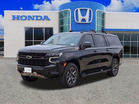 Used 2024 Chevrolet Suburban Z71 w/ Off-Road Capability Package image 7