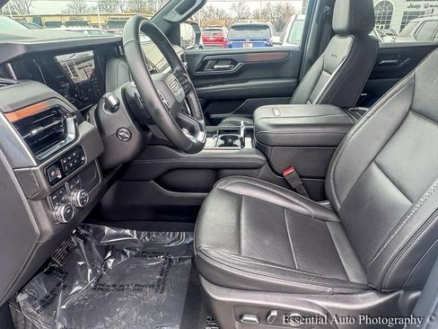 Used 2025 GMC Yukon Denali image 9