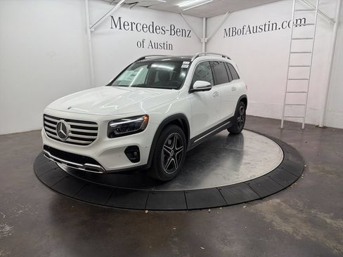 Used 2026 Mercedes-Benz GLB 250 image 3
