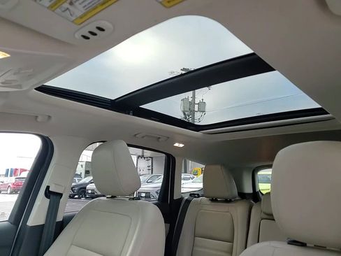 Used 2019 Ford Escape Titanium image 22