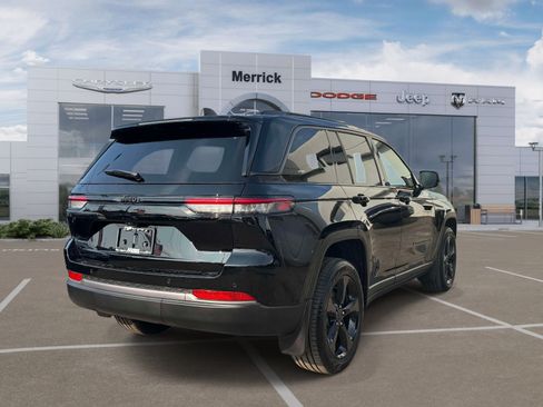 Used 2026 Jeep Grand Cherokee Limited w/ Limited Altitude Package AWD/4WD image 6
