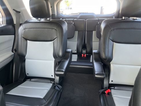 Used 2023 Ford Explorer XLT w/ Equipment Group 202A AWD/4WD image 12