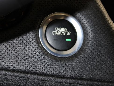 Used 2018 Cadillac XT5 Premium Luxury w/ Driver Assist Package image 28