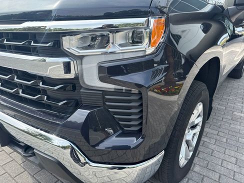 Used 2022 Chevrolet Silverado 1500 LT AWD/4WD image 24
