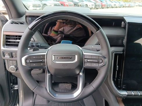 New 2026 GMC Yukon Denali w/ Denali Reserve Package AWD/4WD image 10