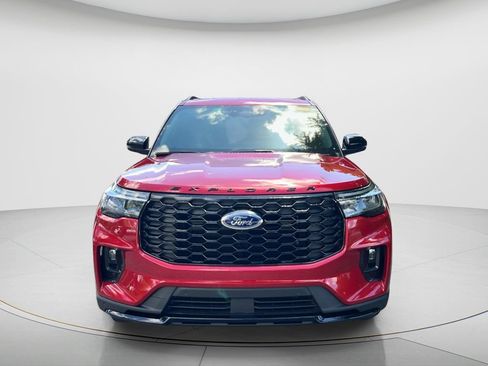 Used 2025 Ford Explorer ST-Line RWD image 2