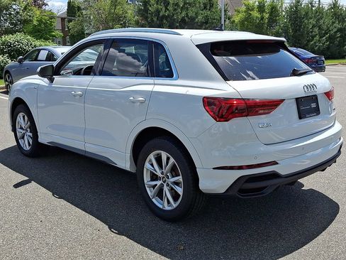 Certified 2023 Audi Q3 2.0T Premium w/ Convenience Package AWD/4WD image 4