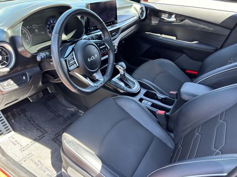 Certified 2023 Kia Forte GT-Line w/ GT-Line Premium Package FWD image 17
