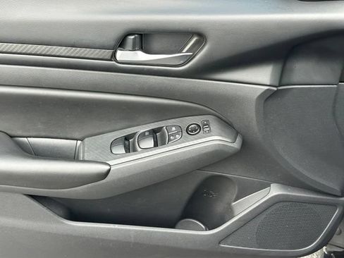 Used 2022 Nissan Altima 2.5 S FWD image 18