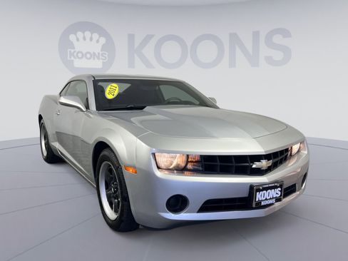 Used 2011 Chevrolet Camaro LS image 10