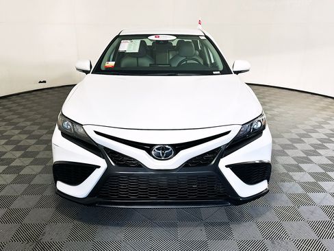 Used 2023 Toyota Camry SE FWD image 8
