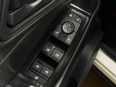 Used 2025 Nissan Rogue S AWD/4WD image 26
