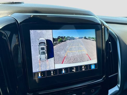 Used 2023 Chevrolet Traverse High Country AWD/4WD image 14