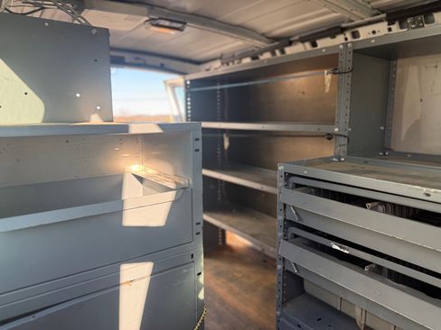 Used 2014 Chevrolet Express 2500 image 15