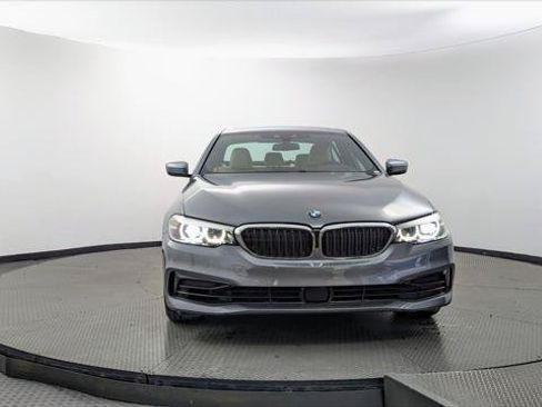 Used 2019 BMW 530e RWD image 11