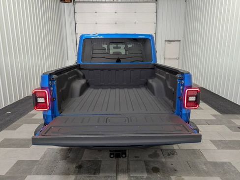 Used 2023 Jeep Gladiator Rubicon w/ LED Lighting Group AWD/4WD image 23