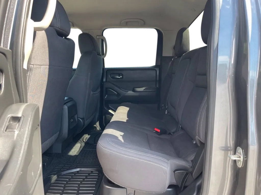 Used 2023 Nissan Frontier SV AWD/4WD image 18