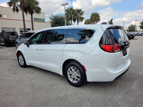 New 2026 Chrysler Voyager LX image 10