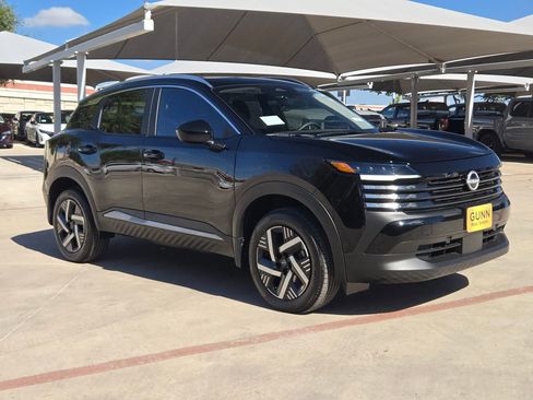 New 2026 Nissan Kicks SV image 1