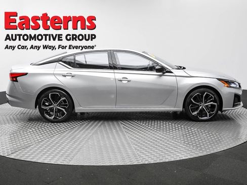 Used 2024 Nissan Altima 2.5 SR image 4