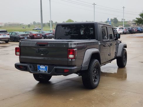 Used 2021 Jeep Gladiator Sport AWD/4WD image 5