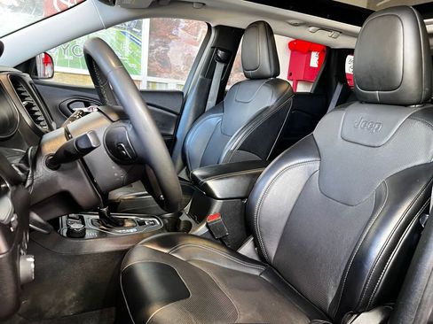 Used 2022 Jeep Cherokee Latitude Lux w/ Sun & Sound Group image 23