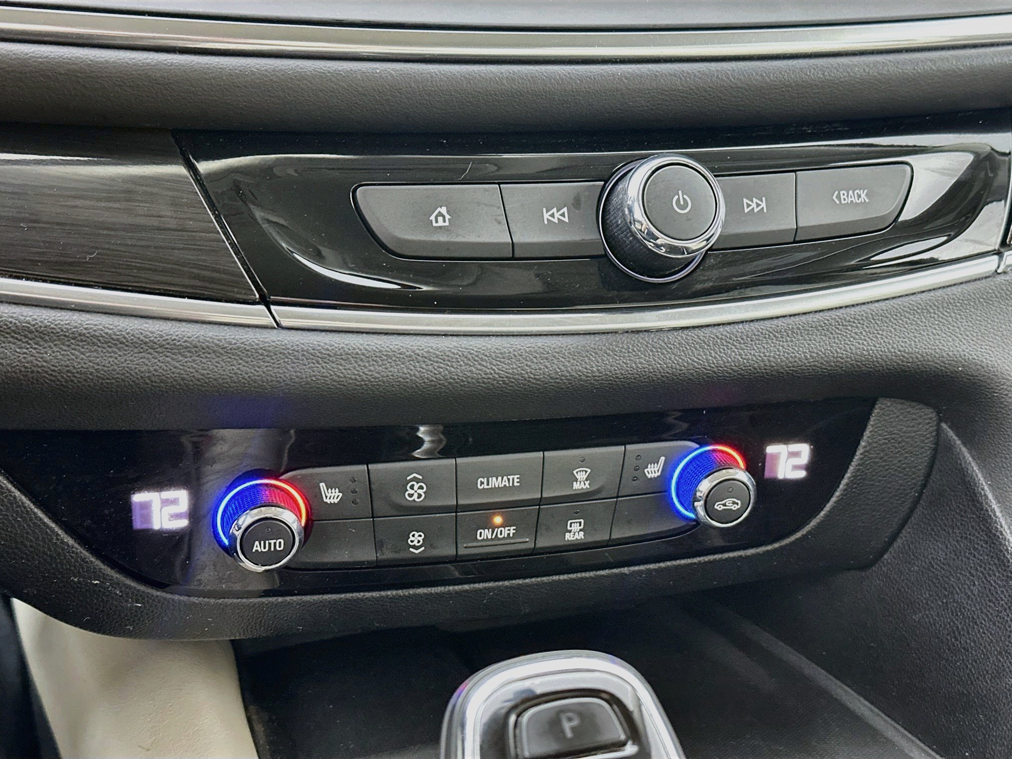 Used 2019 Buick Enclave Essence AWD/4WD image 15
