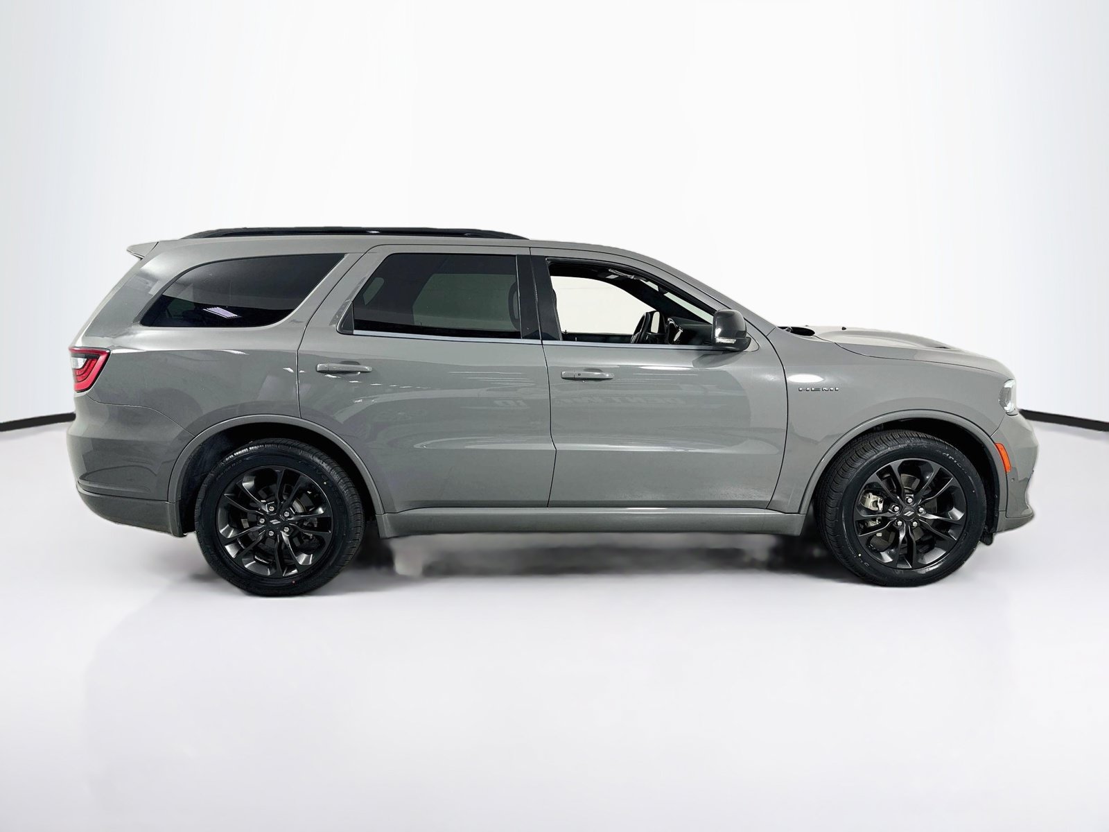 Used 2023 Dodge Durango R/T RWD image 4