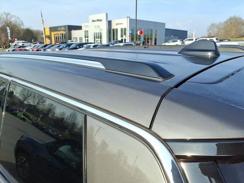 Used 2023 Jeep Grand Cherokee L Overland w/ Luxury Tech Group IV image 9