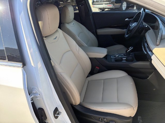 Certified 2024 Cadillac XT4 Luxury w/ Cold Weather Package AWD/4WD image 28