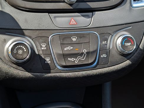 Certified 2018 Chevrolet Malibu LT FWD image 19