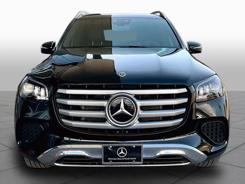Used 2024 Mercedes-Benz GLS 450 4MATIC image 4